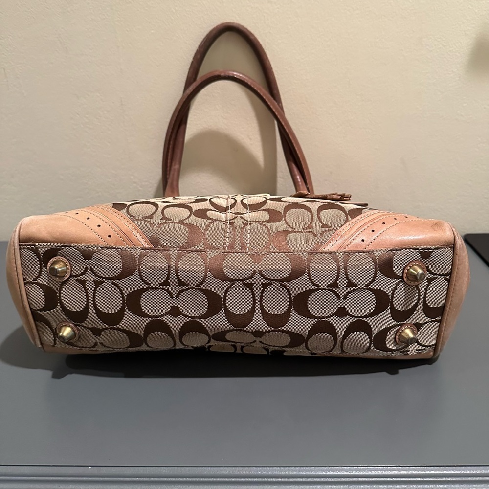 Coach Hampton Signature C Satchel. Y2K. 2006. Style number 10507. - Picture 3 of 10